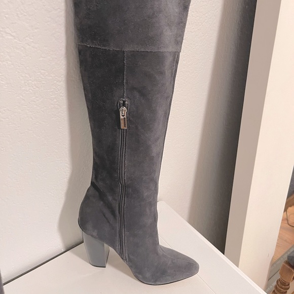 Vintage Calvin Klein suede boots - Picture 8 of 15